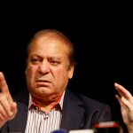 Суд Пакистана приостановил действие ордера на арест экс-премьера Наваза Шарифа