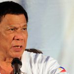 Президент Филиппин решил пожертвовать собой и остаться во власти