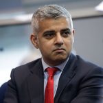 Мэр Лондона сократил себе зарплату из-за коронавируса