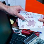 Средние зарплаты азербайджанцев оторвались от официальной статистики