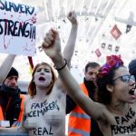 Феминисток в Цюрихе разогнали слезоточивым газом