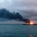 Два танкера все еще горят в Черном море