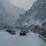Снегопад отрезал Грузию и Армению от России