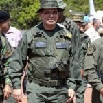 Министр обороны Венесуэлы заявил, что военным обещали до $20 тыс. за побег в Колумбию