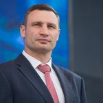 Украинцы требуют отставки Кличко у здания Кабмина
