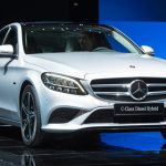 Mercedes-Benz приостановил отгрузку автомобилей в Россию