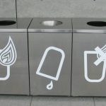 Неэкологично и неэкономично: опасные бытовые отходы утилизируются вместе с остальным мусором