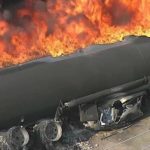 Число погибших при возгорания бензовоза в Нигерии превысило 50 человек