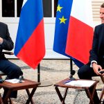 Путин и Макрон выразили удовлетворение стабилизацией обстановки в Карабахе