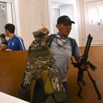 В Кыргызстане силовики начали новый штурм резиденции Атамбаева