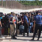 Большинство турок выступают за закрытие границы для беженцев