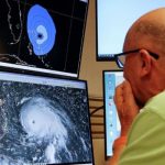 В США из-за приближения урагана "Дориан" отменили более тысячи рейсов