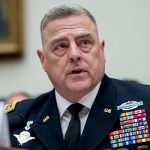 Дональд Трамп назвал председателя Комитета начальников штабов Вооруженных сил США идиотом