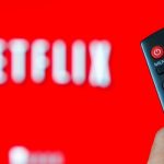 Netflix подтвердил: Тим Бертон снимет сериал по мотивам "Семейки Аддамс"