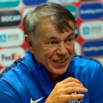 Сборная Азербайджана по футболу осталась без главного тренера