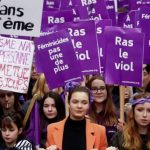 В Париже прошла демонстрация против насилия над женщинами