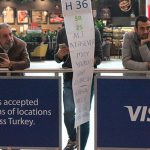 За таблички в аэропорту Стамбула будут штрафовать