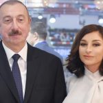 Президент Ильхам Алиев и Первая леди Мехрибан Алиева проголосовали на парламентских выборах
