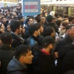 В бакинском метро человек бросился под рельсы
