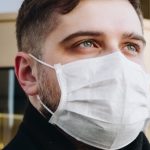 Как носить маски и перчатки во время пандемии Covid-19: ценные советы