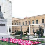 В ИВ Баку объяснили причину переноса памятника Хатаи