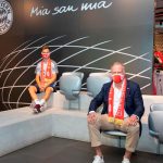 Мюнхенская "Бавария" за один день продала 100 тысяч масок с символикой клуба