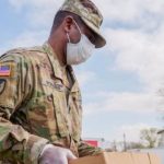 Пентагон будет рекомендовать военнослужащим США носить маски для защиты от коронавируса