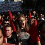 В Афинах и Салониках анархисты подожгли банкоматы и машины
