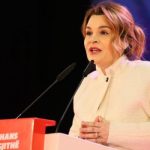 Жену президента Албании задержали на акции против сноса театра