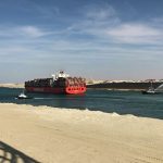Крупнейший в мире контейнеровоз прошел через Суэцкий канал