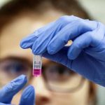 Канада начинает первые испытания вакцины от коронавируса