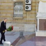 Ильхам Алиев посетил памятник, возведенный в честь Азербайджанской Демократической Республики