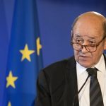 Глава МИД Франции осудил насилие против журналистов и протестующих