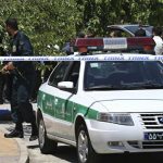 В Иране мужчина расстрелял из автомата жену, шуринов, дочь и сына