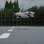 В Японии испытали летающий автомобиль с пилотом на борту