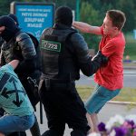 В Минске силовики разгоняют протестующих с применением спецсредств