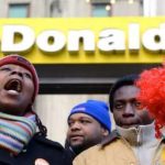 Темнокожие франчайзи подали на McDonald's в суд за расизм