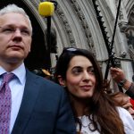 Суд в Лондоне разрешил экстрадицию Ассанжа  в США