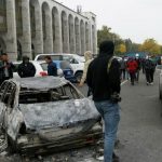 В результате митингов в Кыргызстане пострадали 590 человек