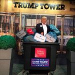 Берлинский музей мадам Тюссо поместил фигуру Трампа в мусорный бак