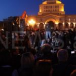 Беспорядки в Ереване: протестующие ворвались в кабинет Пашиняна