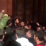 Протестующие в Ереване призывают оставаться на площади до утра