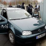 Въехавший в ворота офиса Меркель уже пытался их протаранить