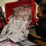Почта США не смогла доставить 150 тысяч бюллетеней ко дню выборов