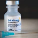 Великобритания первой зарегистрировала вакцину AstraZeneca