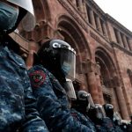 В Армении оппозиция временно сняла «блокаду» здания правительства