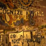 Армяне пытались осквернить стену Джона Леннона в Праге