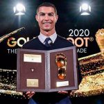 Роналду показал приз Golden Foot-2020
