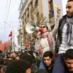 В Тунисе продолжаются массовые столкновения на границе провинций Меденин и Кебили