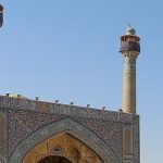 Выпущенные на учениях иранские ракеты взорвались в 160 км от авианосца США
